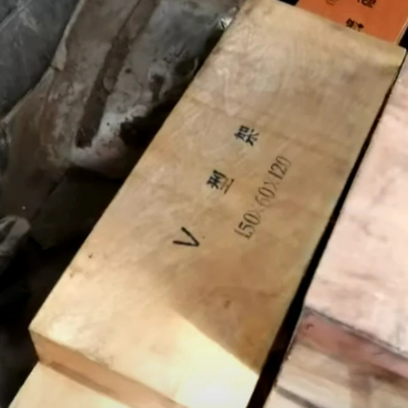 סרטוני משלוח של מסגרות מגנטיות בצורת V וקופסאות מרובעות מגנטיות
