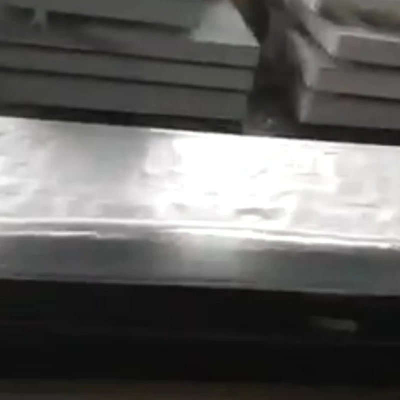 פלטפורמת הגרניט של ארבעה מטר ארוזת ונשלחת